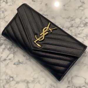 Authentic!!! YSL large monogram leather wallet❤️